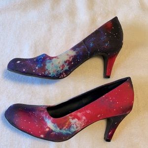 TUK Galaxy Print Pumps Size 7.5/8